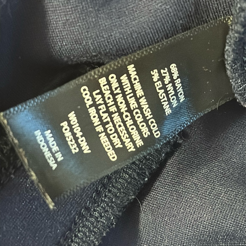 Betabrand Classic Dress Pant Yoga Pants Bootcut EUC Size M Short in Dark Navy - Picture 4 of 8